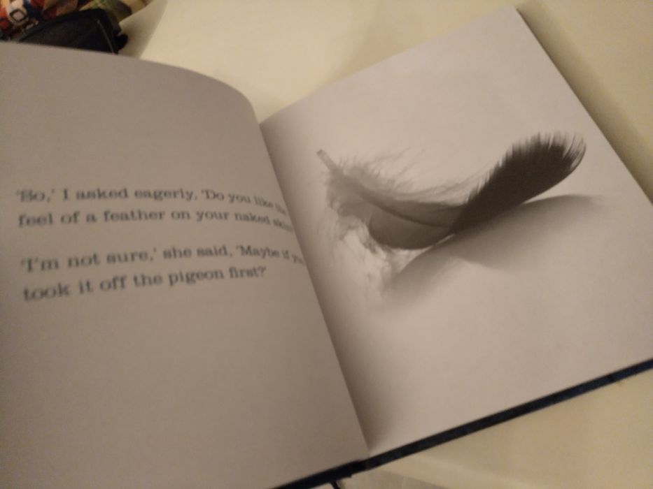 Оригинална английска книга със стотици черно бели снимки и текстове