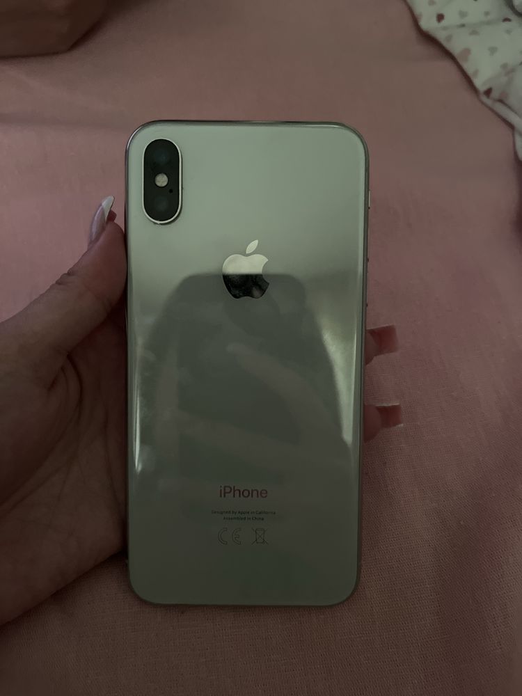 Iphone X в хорошем состояний.