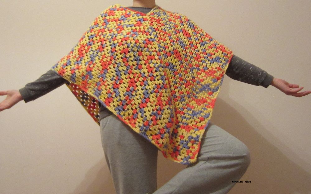 Tricolor infasurator Poncho - lucrat manual