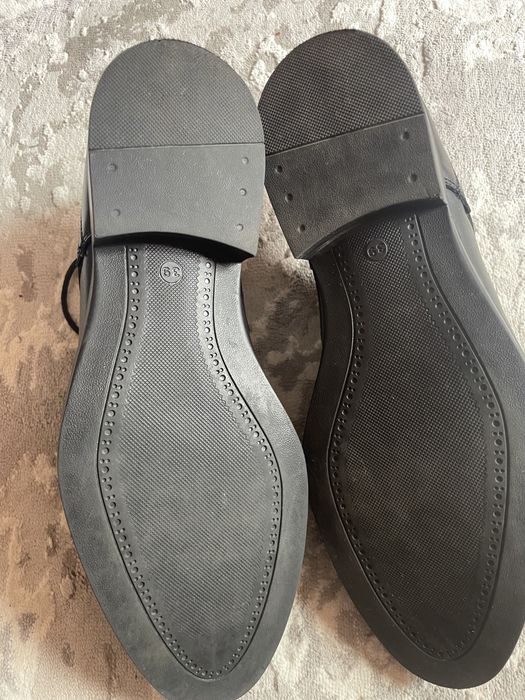 Vand pantofi de piele