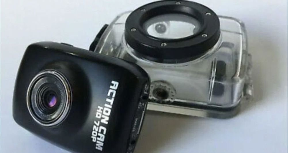 Vand camera video tip GoPro
Vine insotita de husa