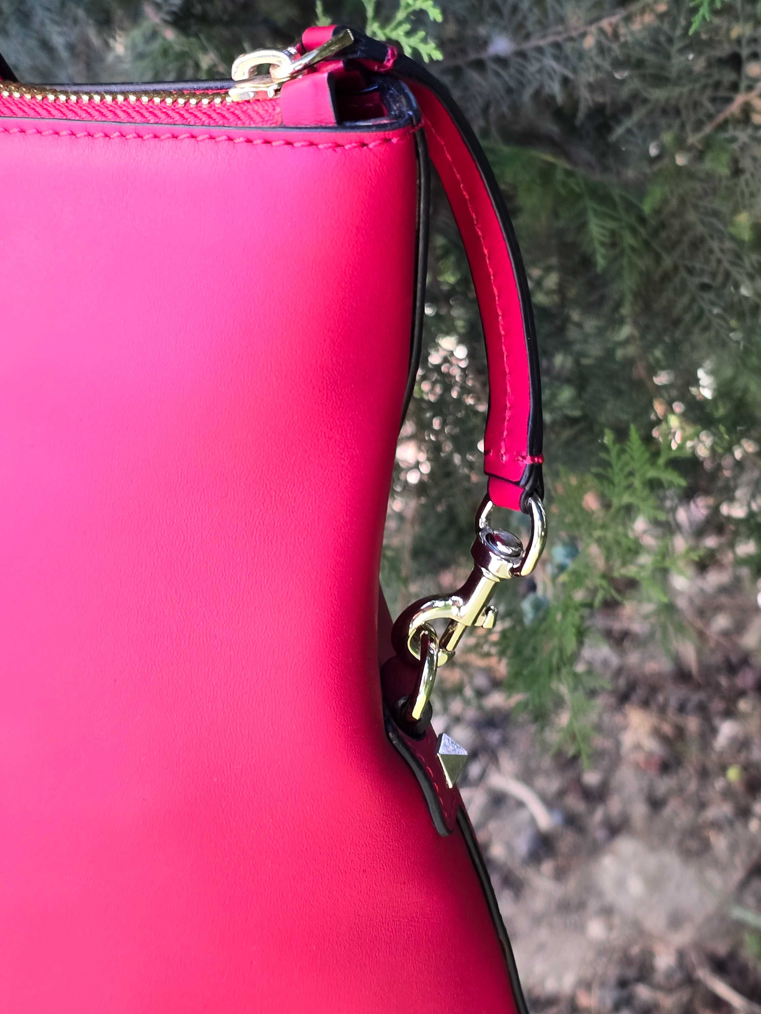 Valentino Garavani Rockstud оригинална дамска чанта