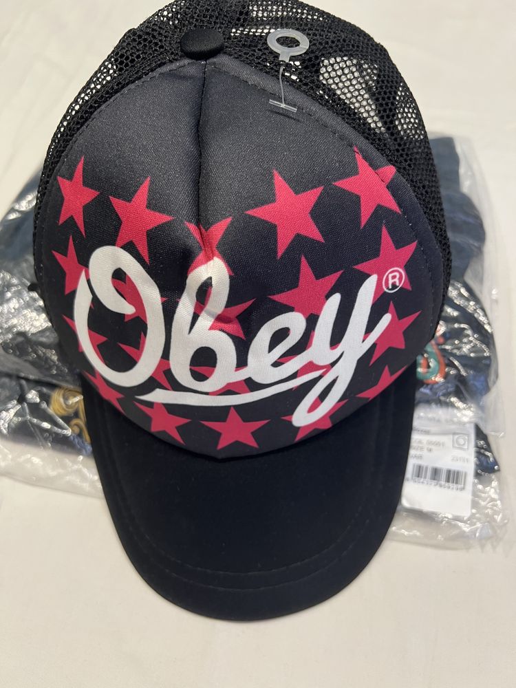 Шапка лятна,,Obey”