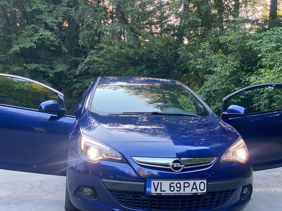 Vând Opel Astra J GTC 2014