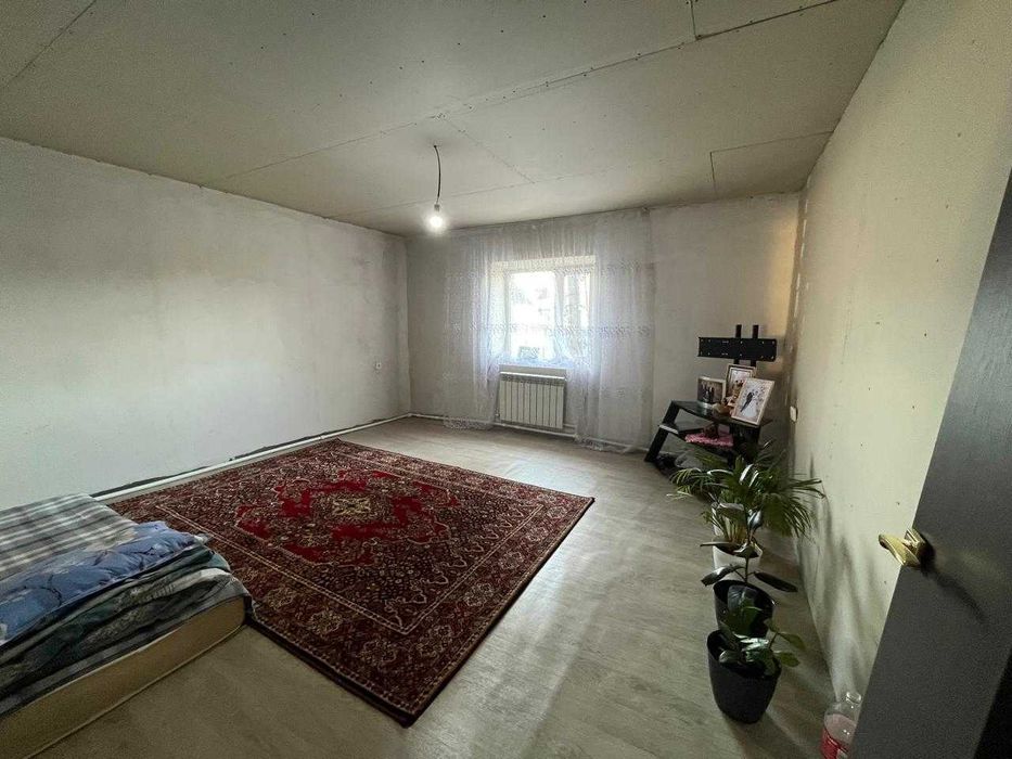 ДОМ в центре города в р-не Центр. офиса Народного Банка""