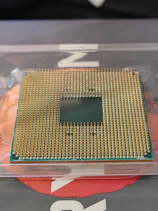 AMD Ryzen 5 2600 + Cooler stock