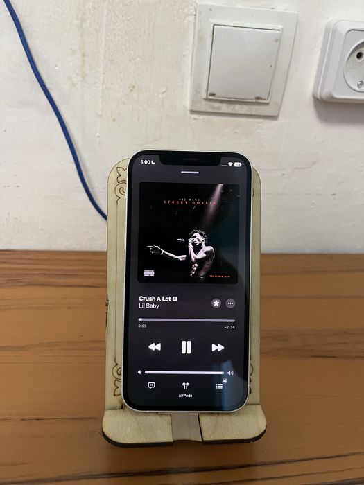 Iphone 12 продается