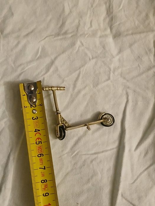 Trotineta miniatura argint