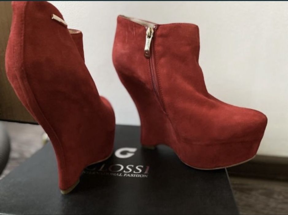 Продам новые женские ботильоны GLOSSI.