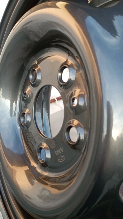 Sablare și vopsire electrostatica jante auto.