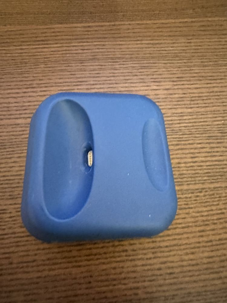 Max Stand зареждаща поставка за Airpods Max