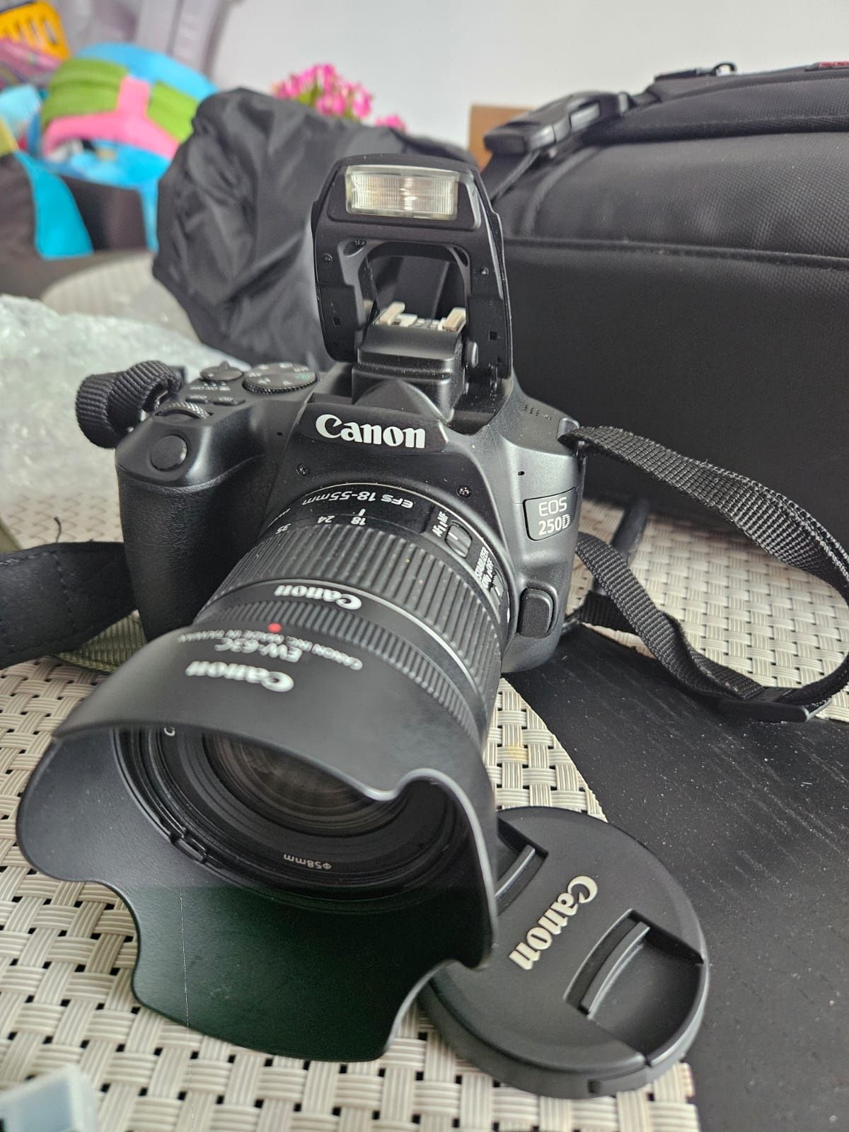Aparat foto DSLR Canon EOS 250D, 24.1 MP, Wi-Fi, 4K, Negru + Obiectiv
