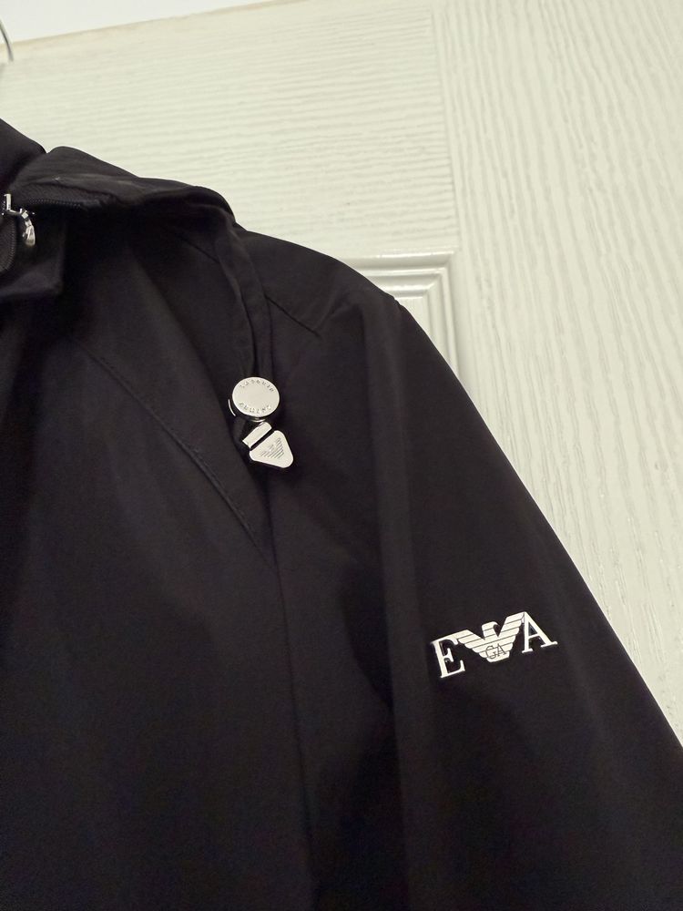 Яке Emporio Armani непромокаемо, сваляща се качулка