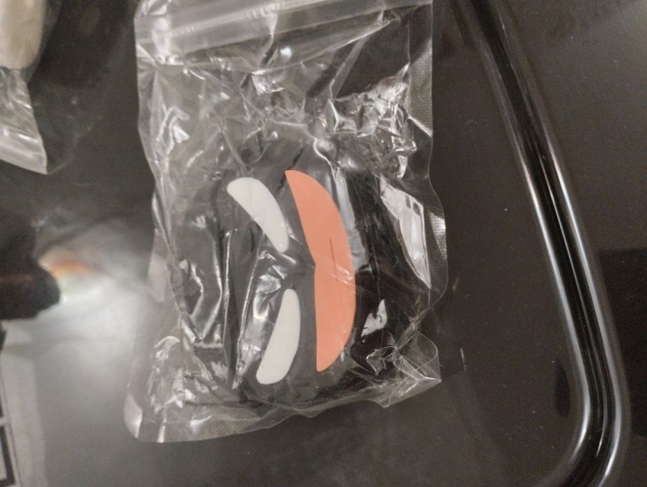 Чехлы на AirPods-4