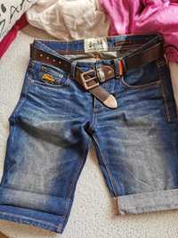 Blugi scurti Superdry w30.