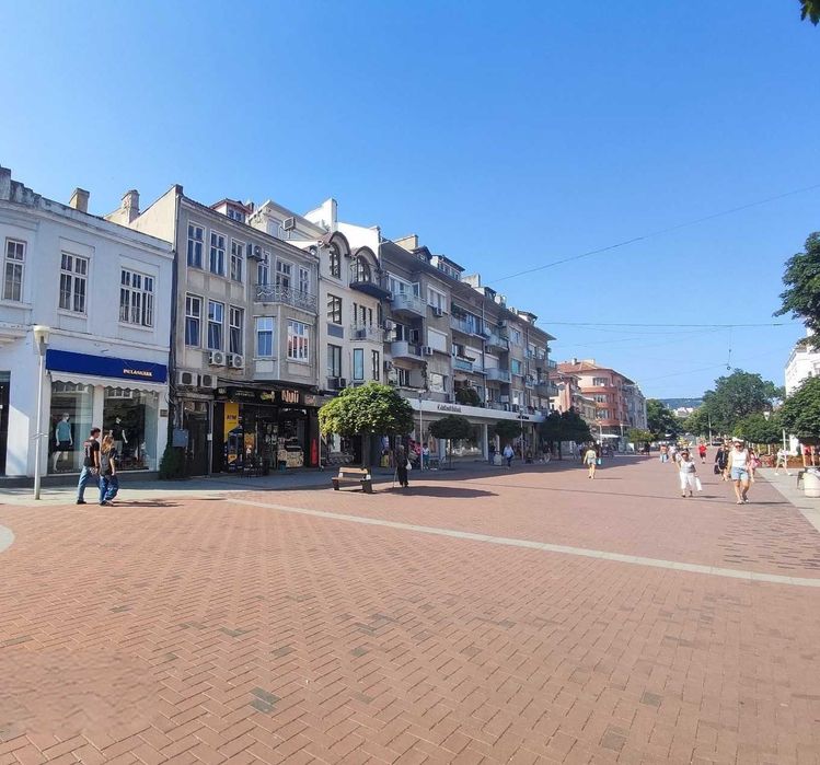 Продава се Двустаен апартамент в Варна, Център - 60 кв.м за 3650 €/кв.м - Снимка #11