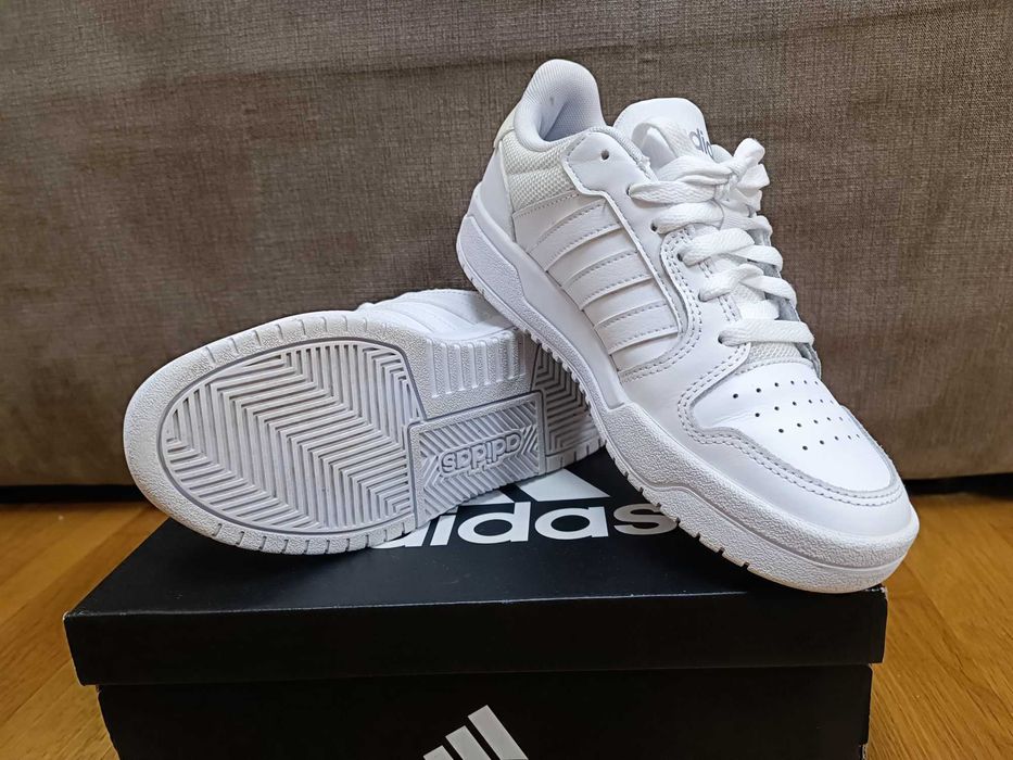 Оригинални кецове Adidas