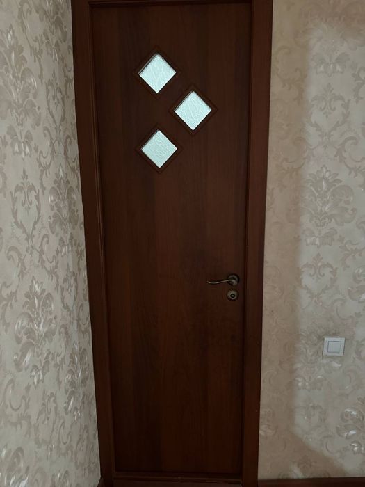 Деревянная дверь б/у