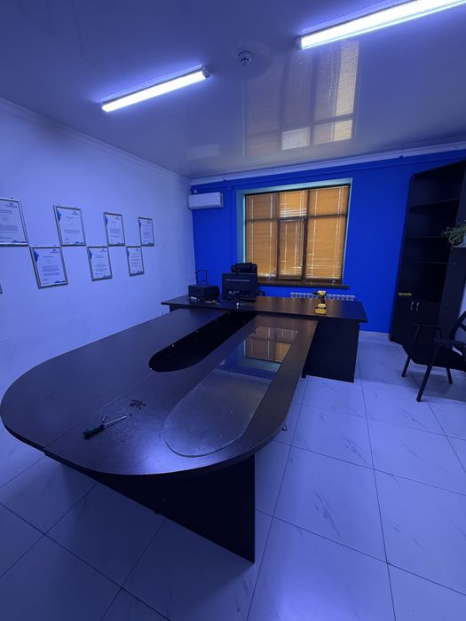 Продам большой стол офисный