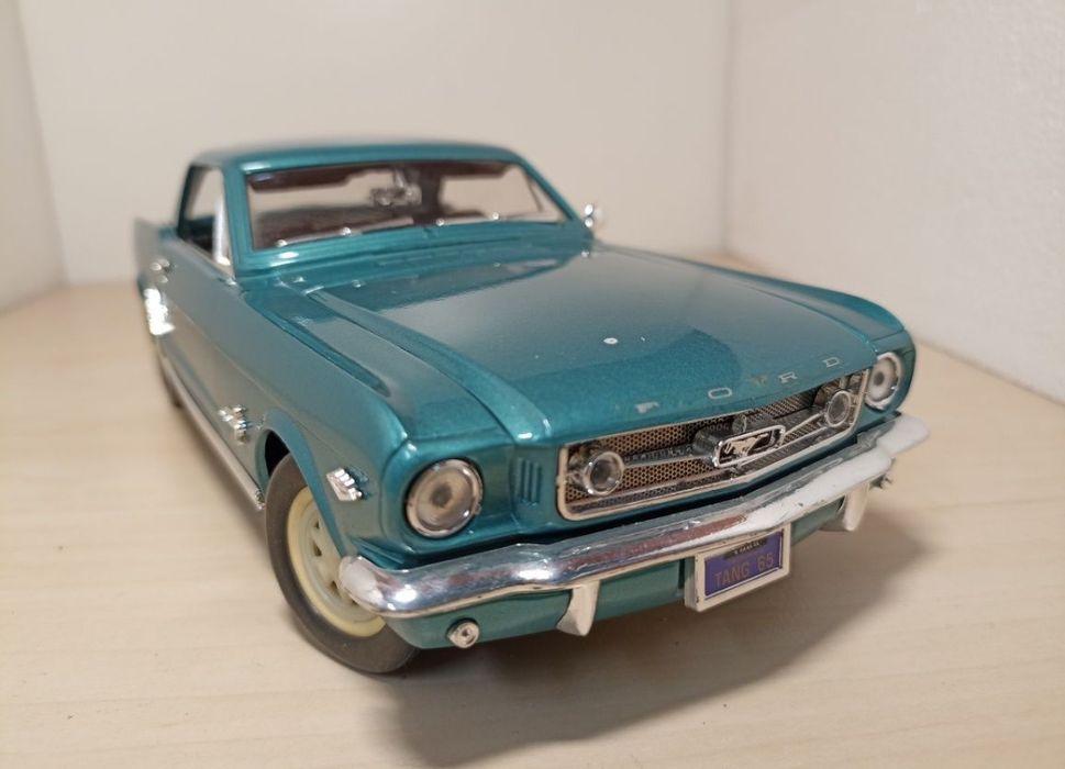 Ford Mustang 1965 mira 1 18
Scara 1/18
MIRA 

Pozele reflectă realitat
