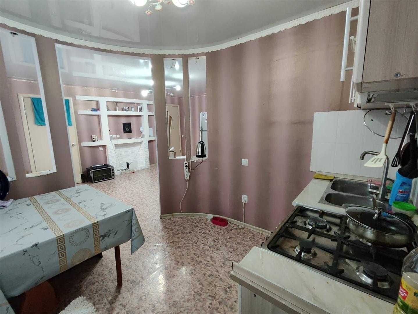 Продам 2-ю квартиру по пр.Республики (Комсомолец), 45.3 м², 3/5 этаж