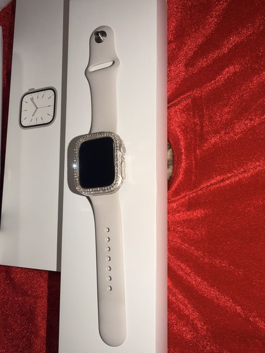 Apple Watch Series 7, 41mm – Starlight