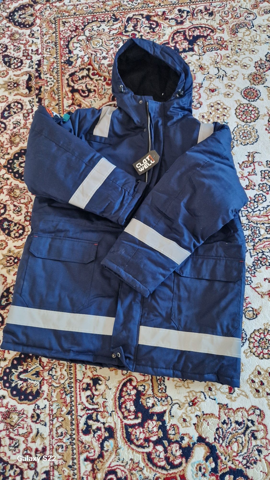 Продам зимную спецодежду куртку