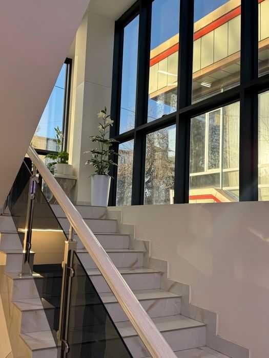 Ofis Arenda Yunusobod 16 Turkiston mentro  120m2