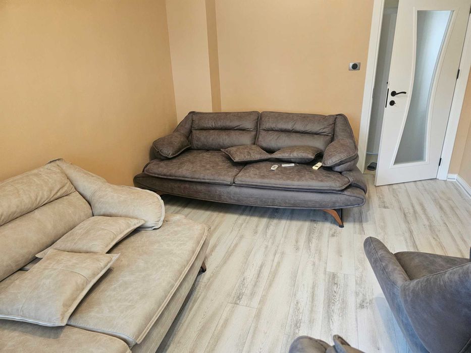 Предлагам на вашето внимание Чисто нова холова гарнитура