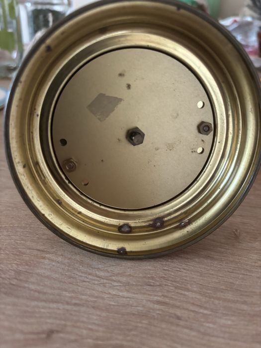 Ceas pratina quartz de colectie functional cu pendulul stricat