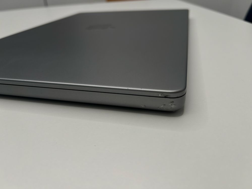 MacBook Pro 16” M1 16GB RAM 512 SSD
