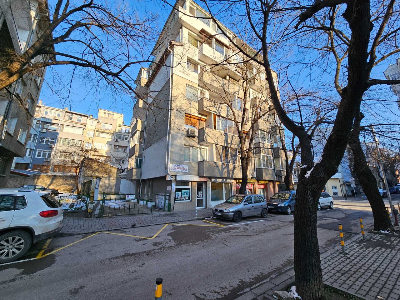 Дава се под наем Тристаен апартамент в Варна, Център - 85 кв.м за 433.5 € - Снимка #7