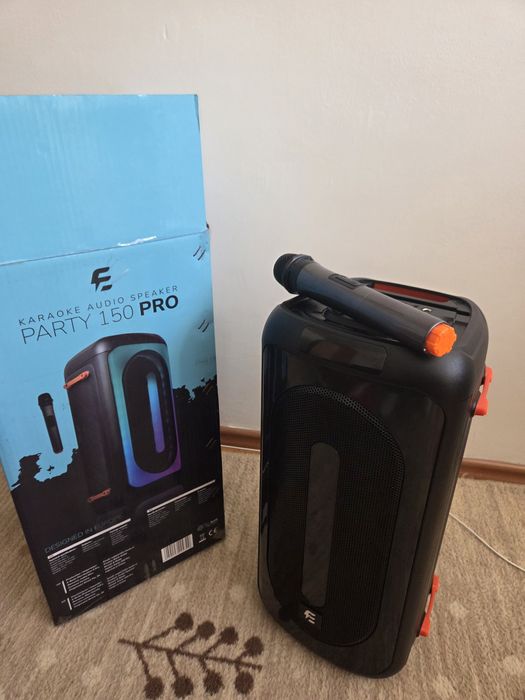 Boxa cu microfon
