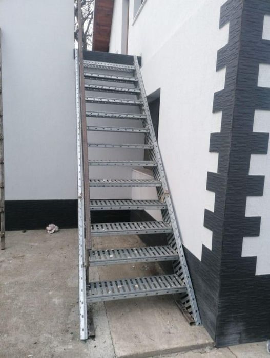 Scara metalica zincata  exterioara pentru ,case, beciuri și incendii