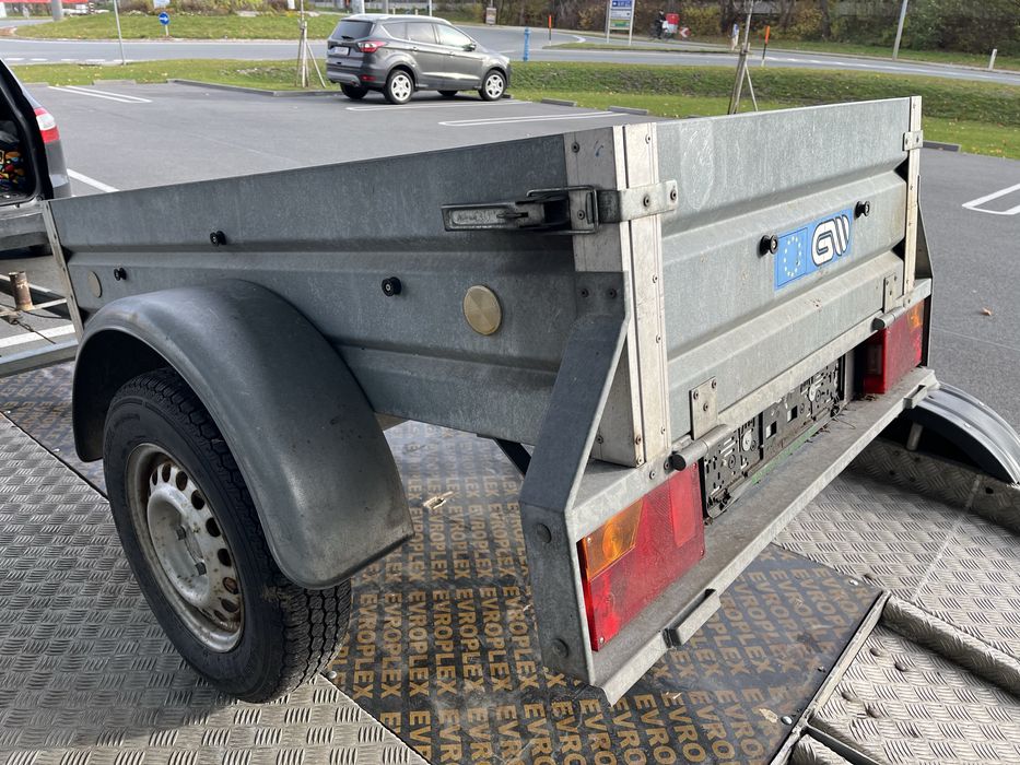 Ремарке за лек автомобил