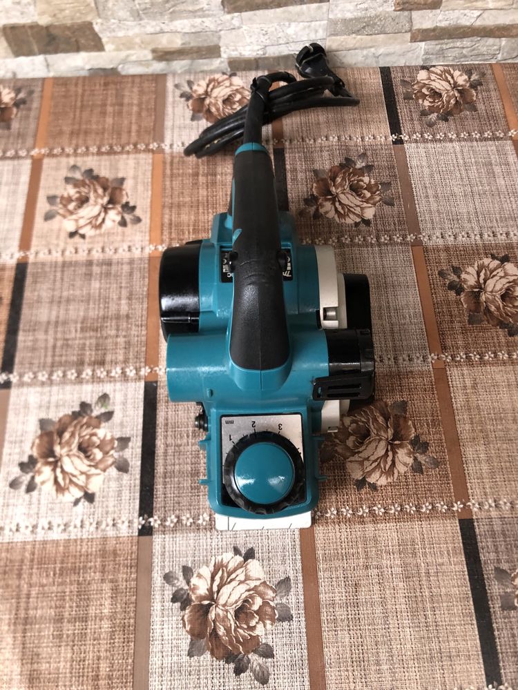 Ренде електрическо Makita KP0810C, 1050 W