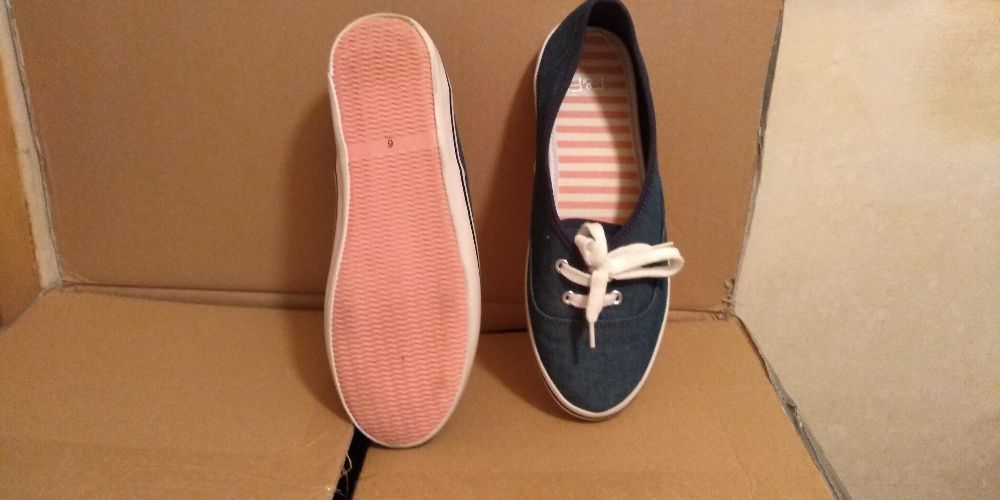 Tenesi / Bascheti Jeans F&F ,a dusi din UK , mas. UK6- EU39