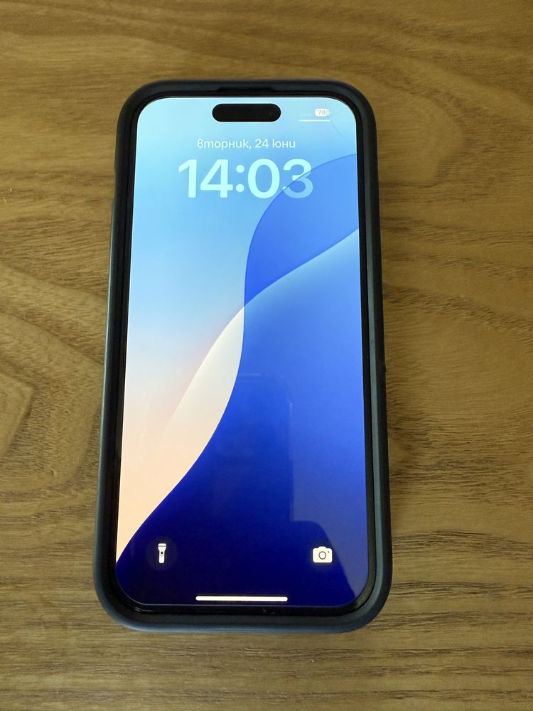 iPhone 15 black 256 gb.