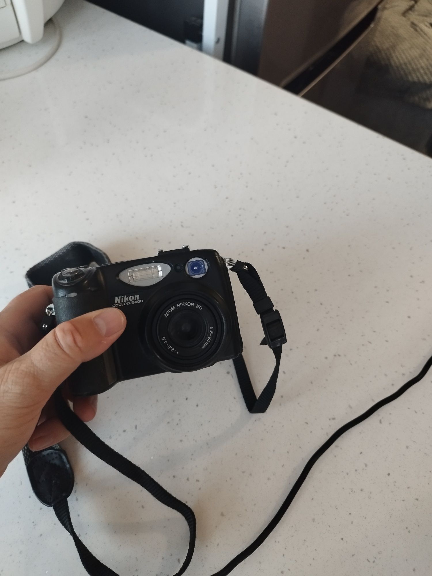 Продавам цифров апарат Nikon