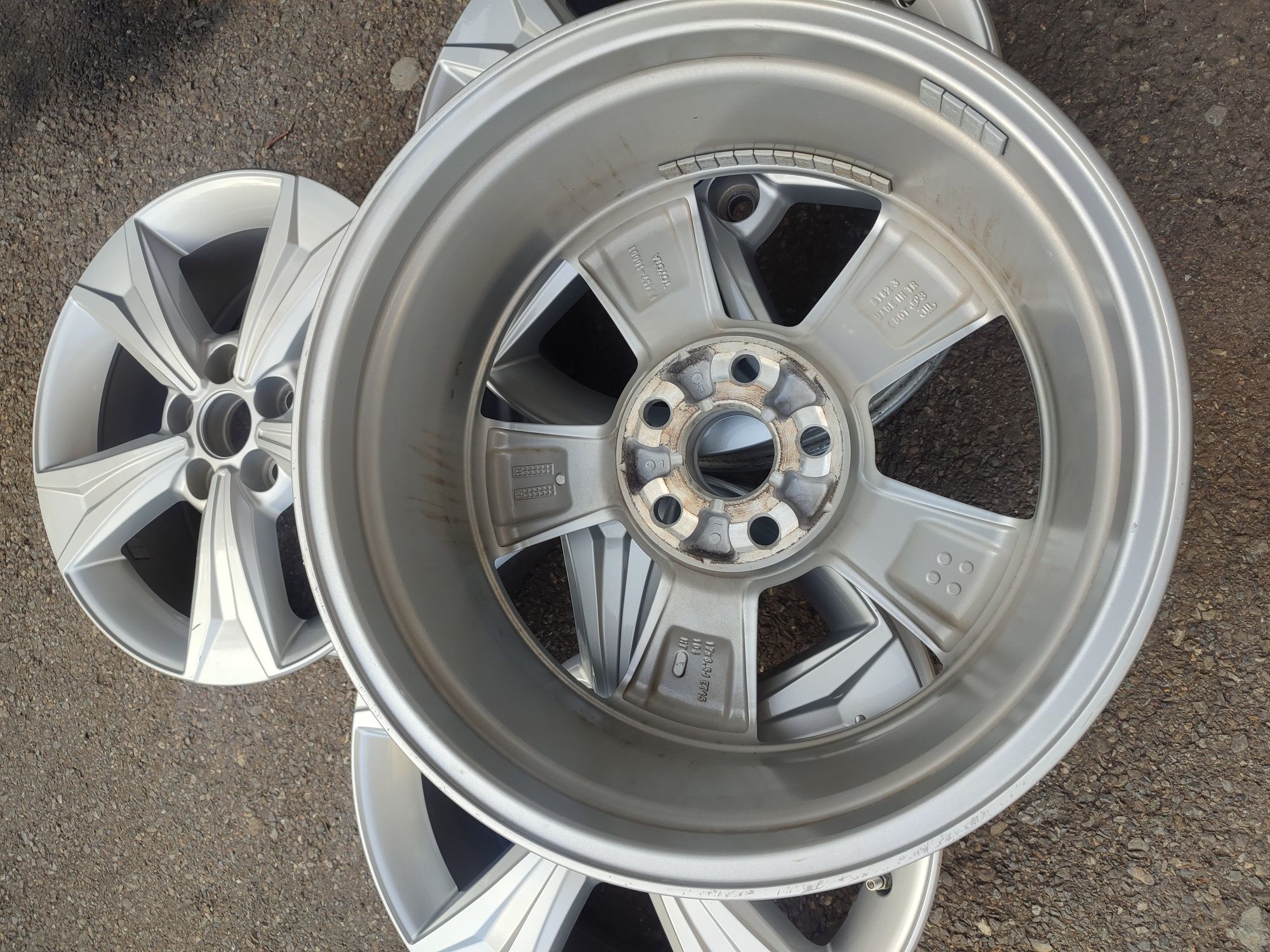 17" оригинални алуминиеви джанти за Toyota Chr,Corolla,Auris, Avencis.