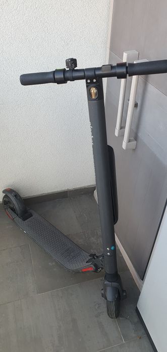 Vand trotineta Ninebot ES4 by Segway