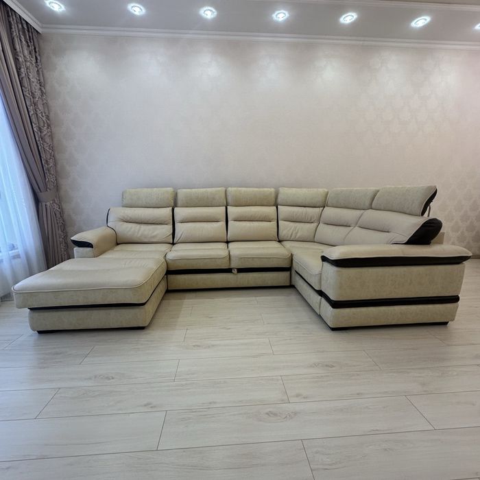 диван кожаный , угловой