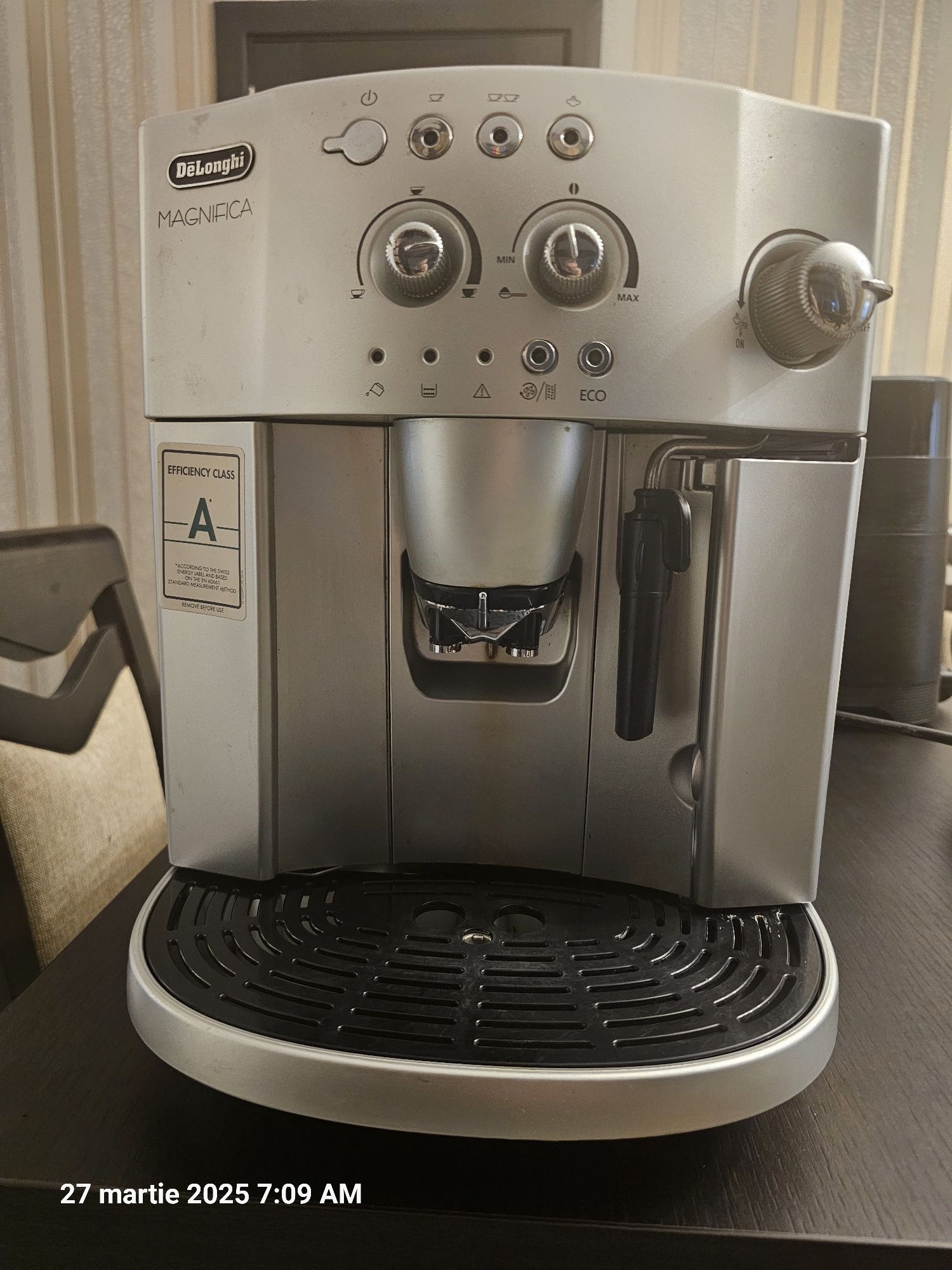 Espressor de cafea Deloghi Magnifica