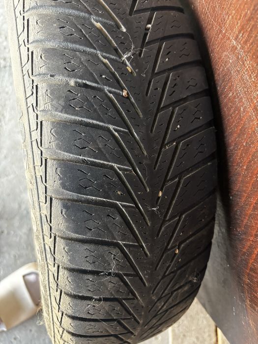 Vand 4 cauciucuri+jante iarna r14 165/70/14