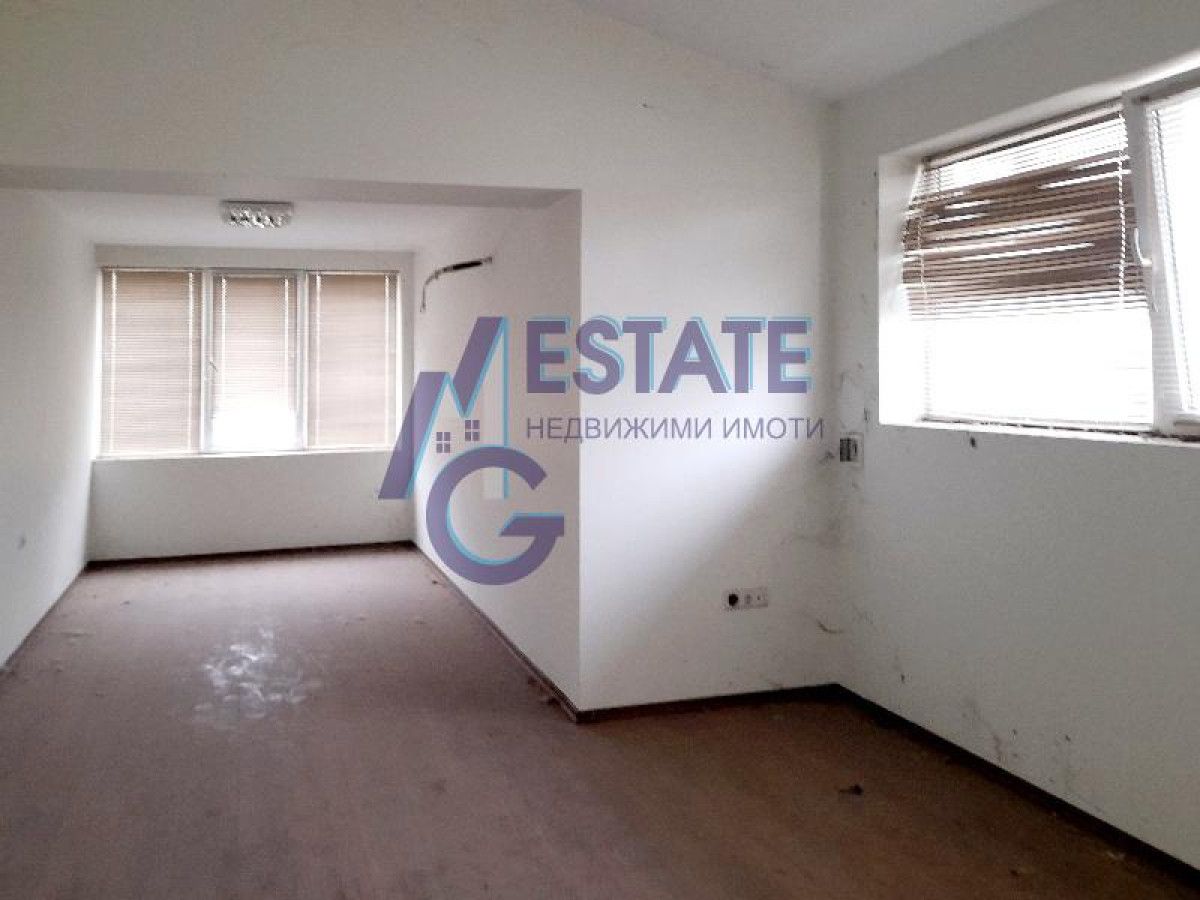 Дава се под наем Заведение в Бургас, Промишлена зона - Юг - 425 кв.м за 5100 € - Снимка #3