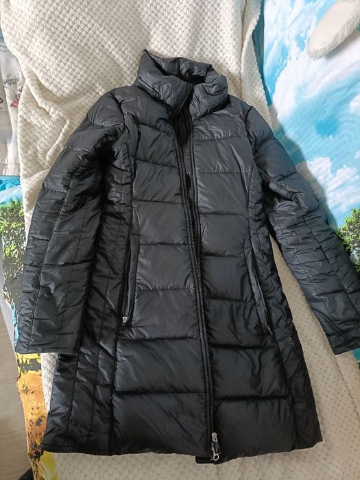 Продам Пуховик adidas, в отличном состоянии.