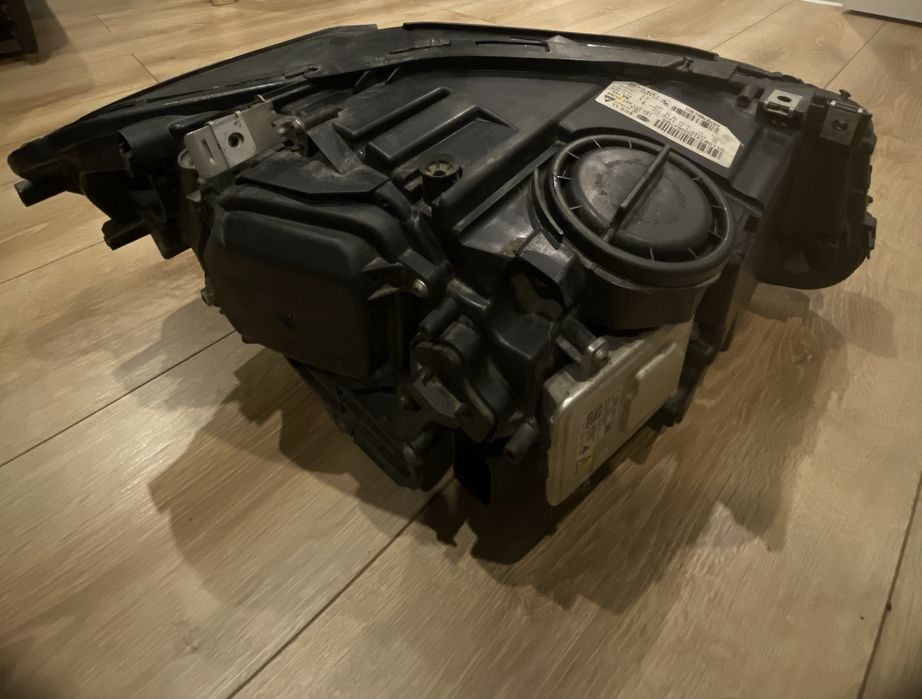 F11/F10 Преден ляв фар facelift