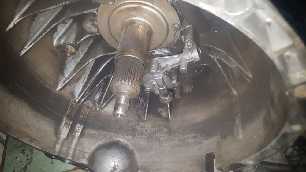 Pompa ulei Bmw 20d N47D20C 184cai cutie viteza manuala turbina camera