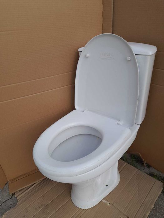 продам  унитаз  в  хорошем   состоянии  8  т.т.