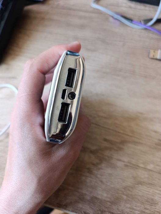 Продаю 2 Powerbank kanda и buro + провода б/у в хорошем состоянии